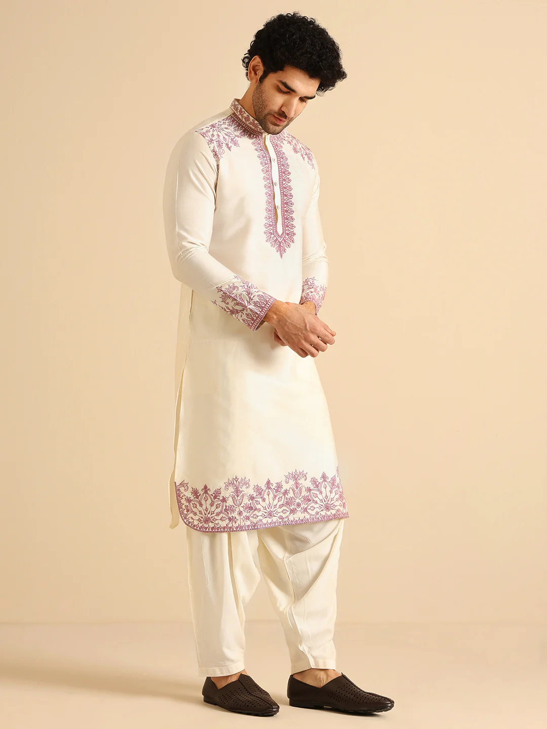 Cream Silk Blend Pink Embroidered Kurta - Image 4